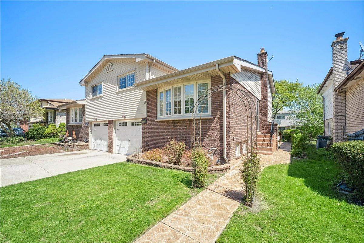 1739 N Windsor Dr., Arlington Heights, IL 60004