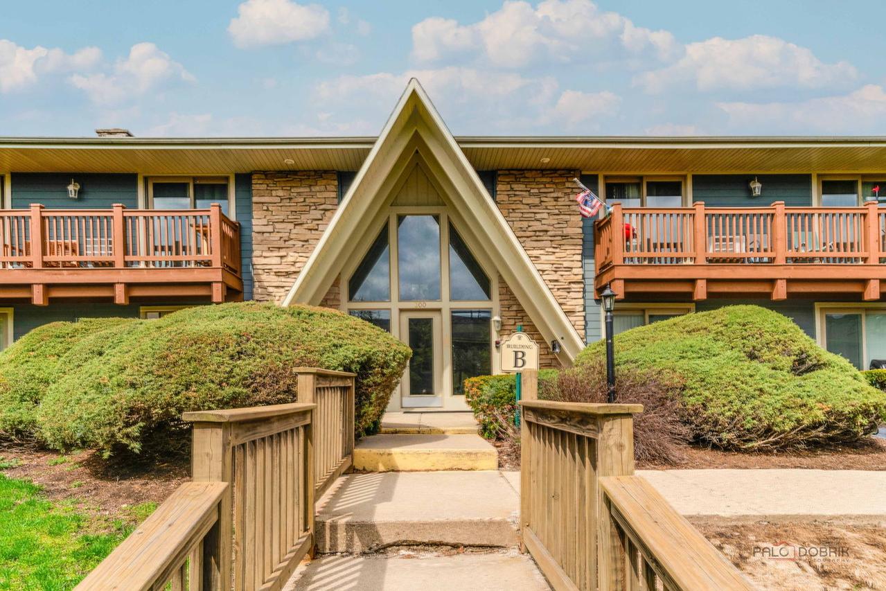 300 Opatrny Dr. #224, Fox River Grove, IL 60021