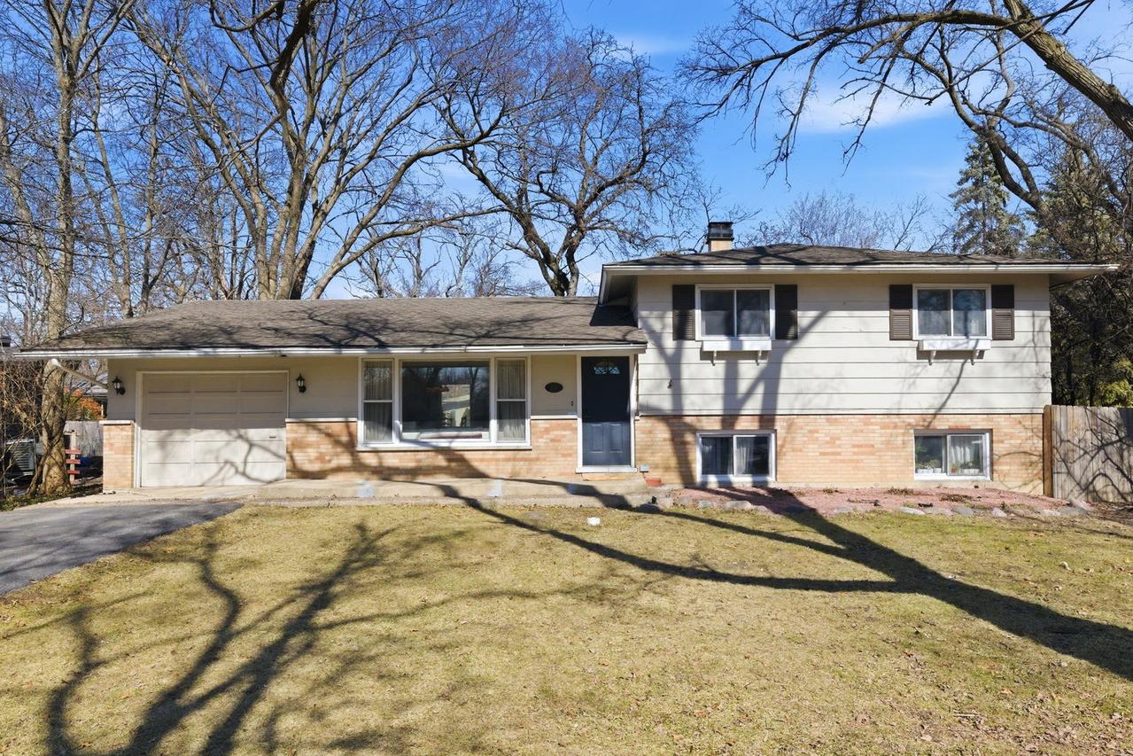 228 41st St., Downers Grove, IL 60515