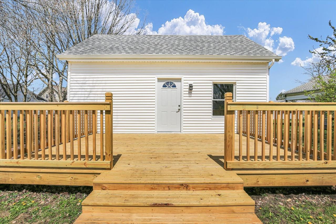 305 E Main St., Ogden, IL 61859