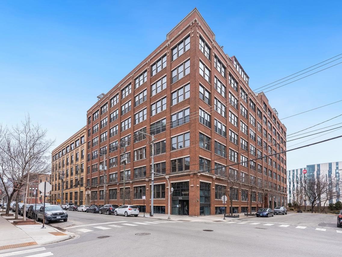 913 W Van Buren St. #3C, Chicago, IL 60607