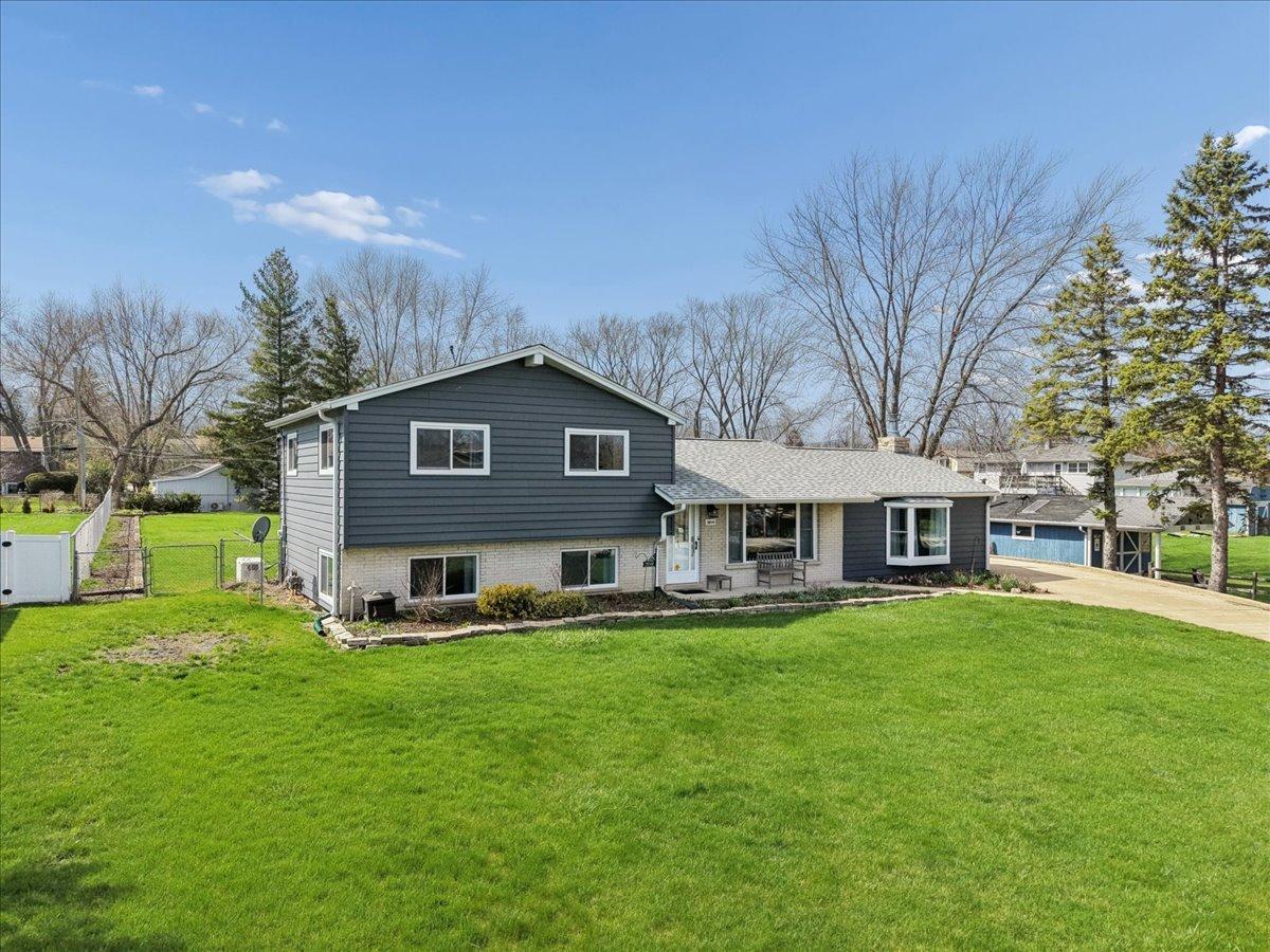 2N548 Pleasant Ave., Glen Ellyn, IL 60137