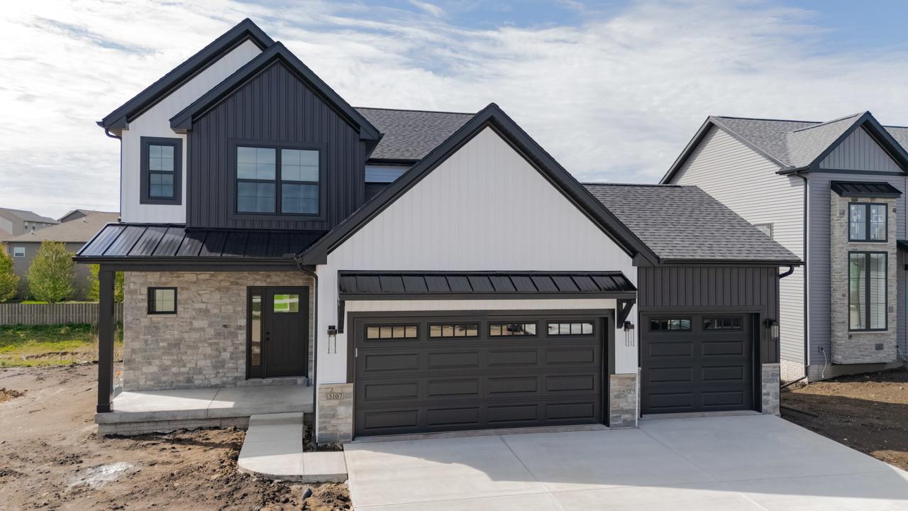 5012 Castlebar Dr., Bloomington, IL 61705