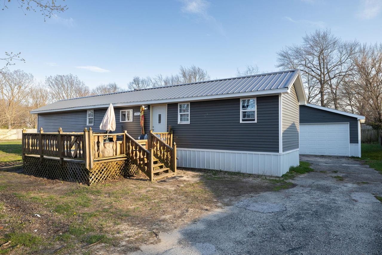 745 E Dayton Ct., Godley, IL 60407