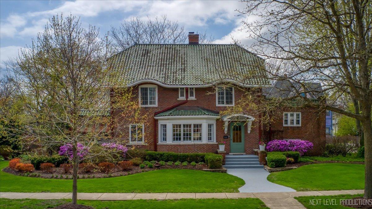 846 W Downer Pl., Aurora, IL 60506