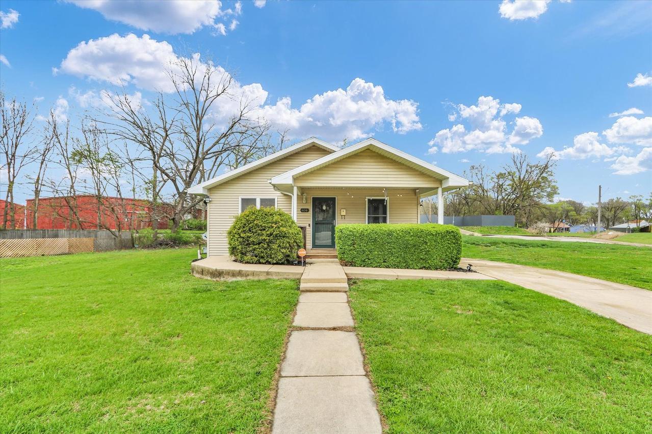 404 W Maple St., Champaign, IL 61820