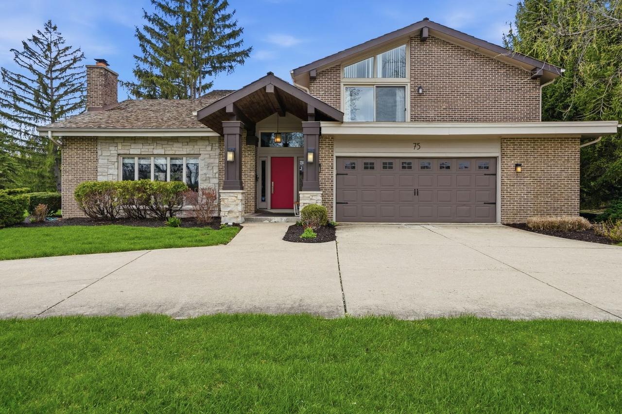 75 Regent Dr., Oak Brook, IL 60523