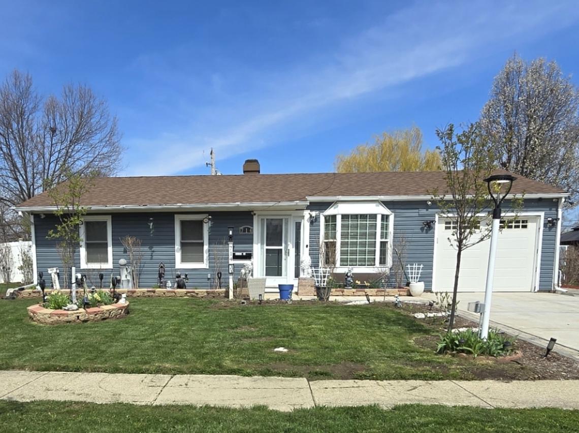 714 Russet Ln., Streamwood, IL 60107