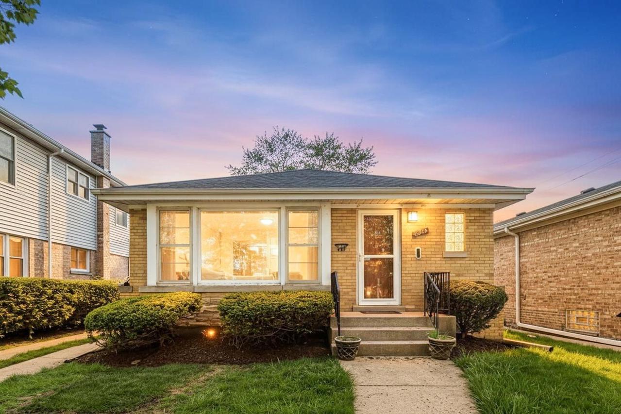 6344 N Kildare Ave., Chicago, IL 60646
