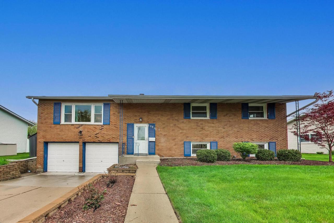 1061 E Sayles Dr., Palatine, IL 60074