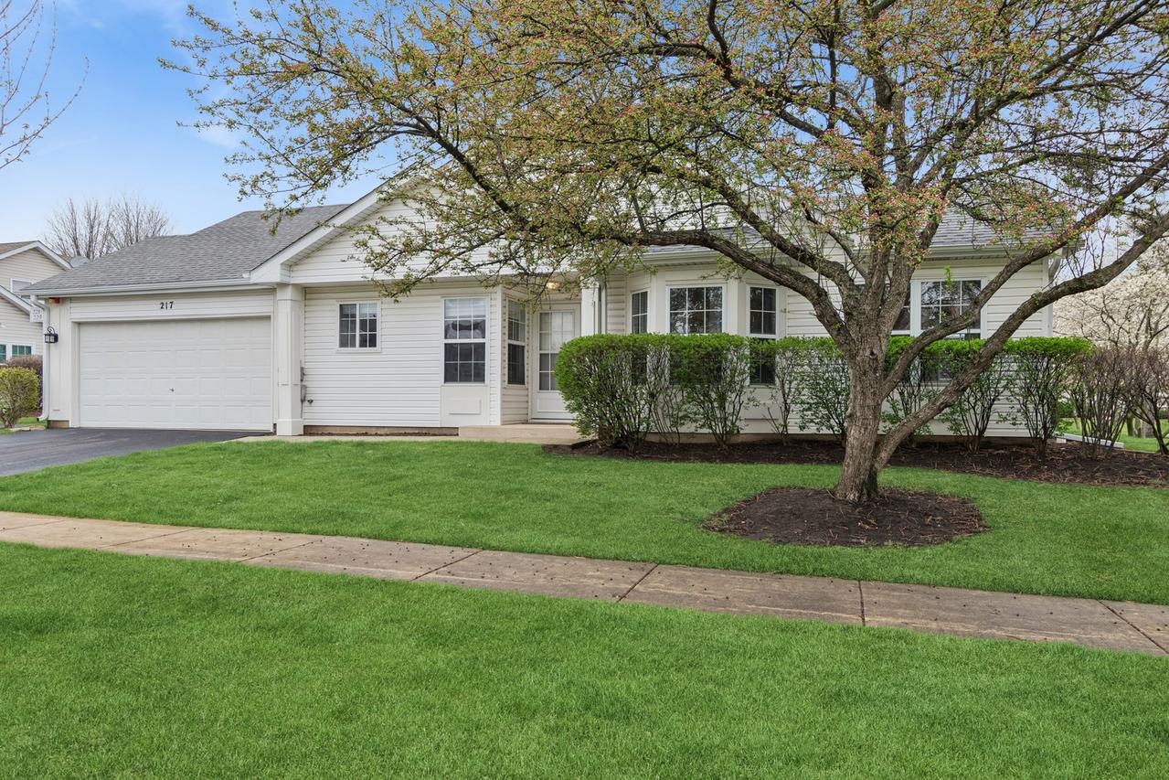 217 Kathryn Ln., North Aurora, IL 60542