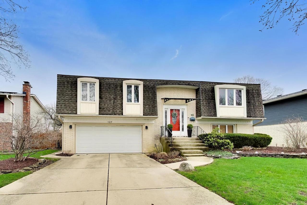 127 W King Henry Ct., Palatine, IL 60067