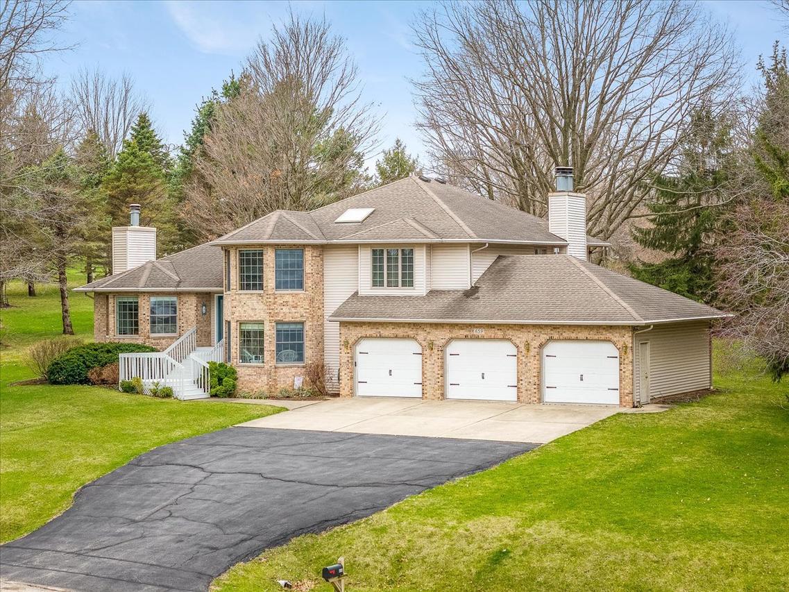 659 Southgate Dr., Davis, IL 61019