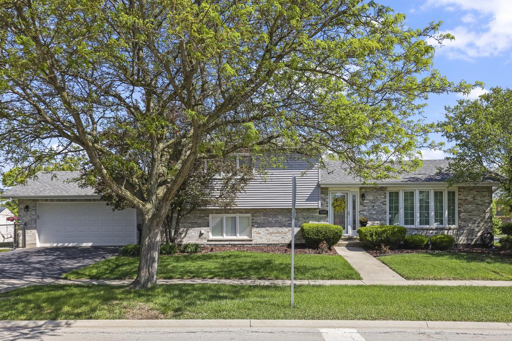 17028 Redwood Ct., Orland Hills, IL 60487