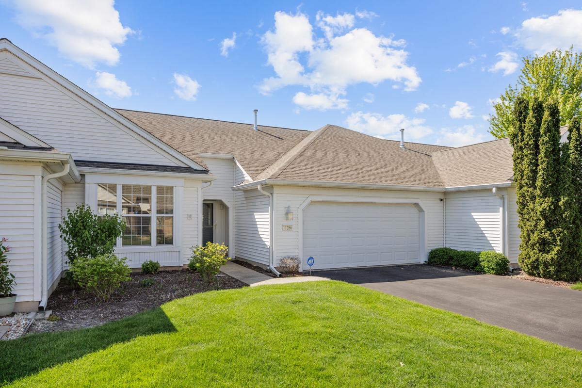 11286 Bellflower Ln., Huntley, IL 60142