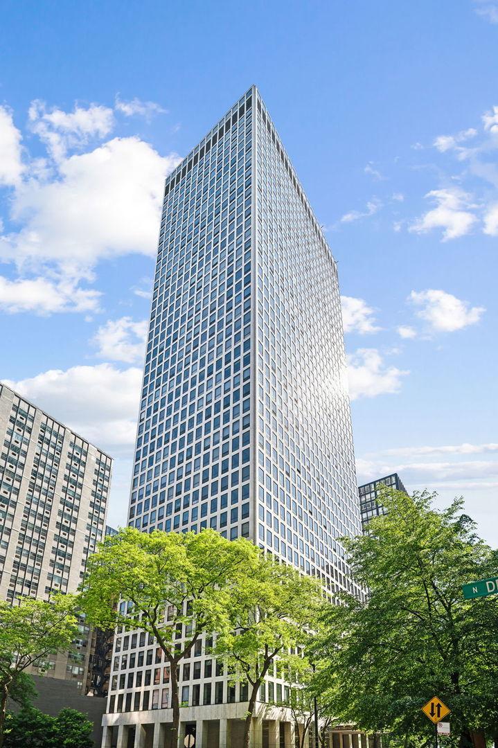 260 E Chestnut St. #4003, Chicago, IL 60611
