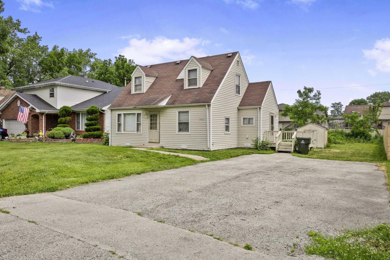 15613 S Homan Ave., Markham, IL 60428