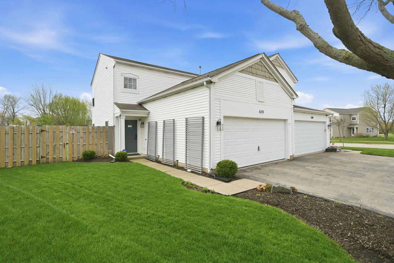 620 Wedgewood Cir., Lake In The Hills, IL 60156