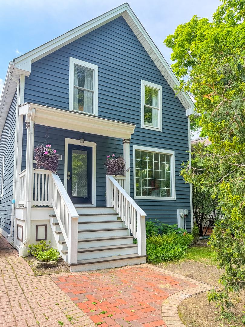 882 Willow Rd., Winnetka, IL 60093