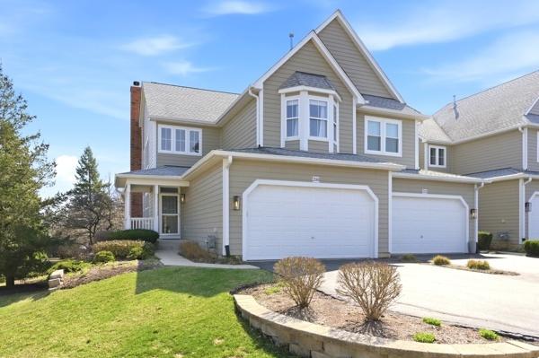 200 Tanglewood Dr., Glen Ellyn, IL 60137