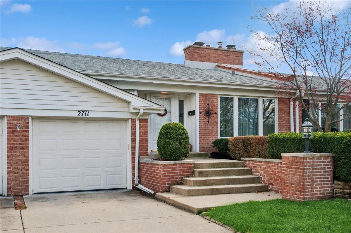 2711 E Bel Aire Dr., Arlington Heights, IL 60004