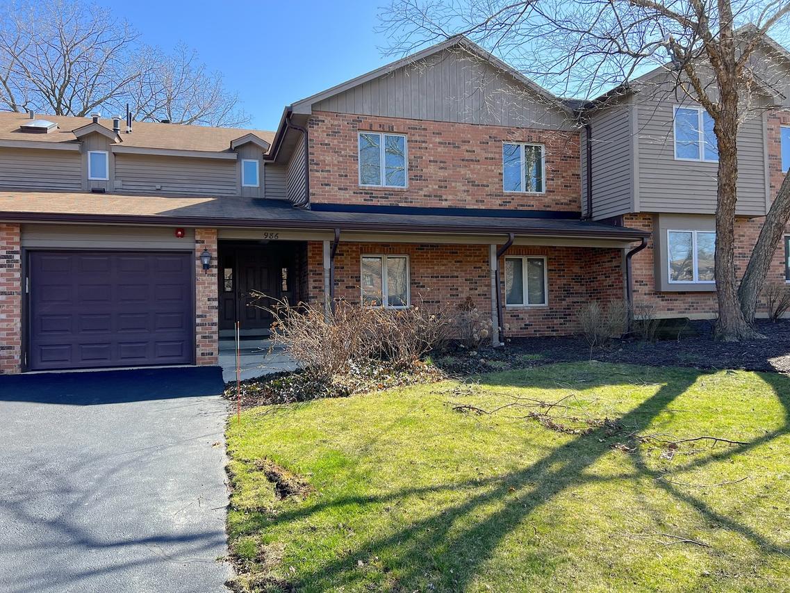 986 West Ct. #A, Naperville, IL 60563