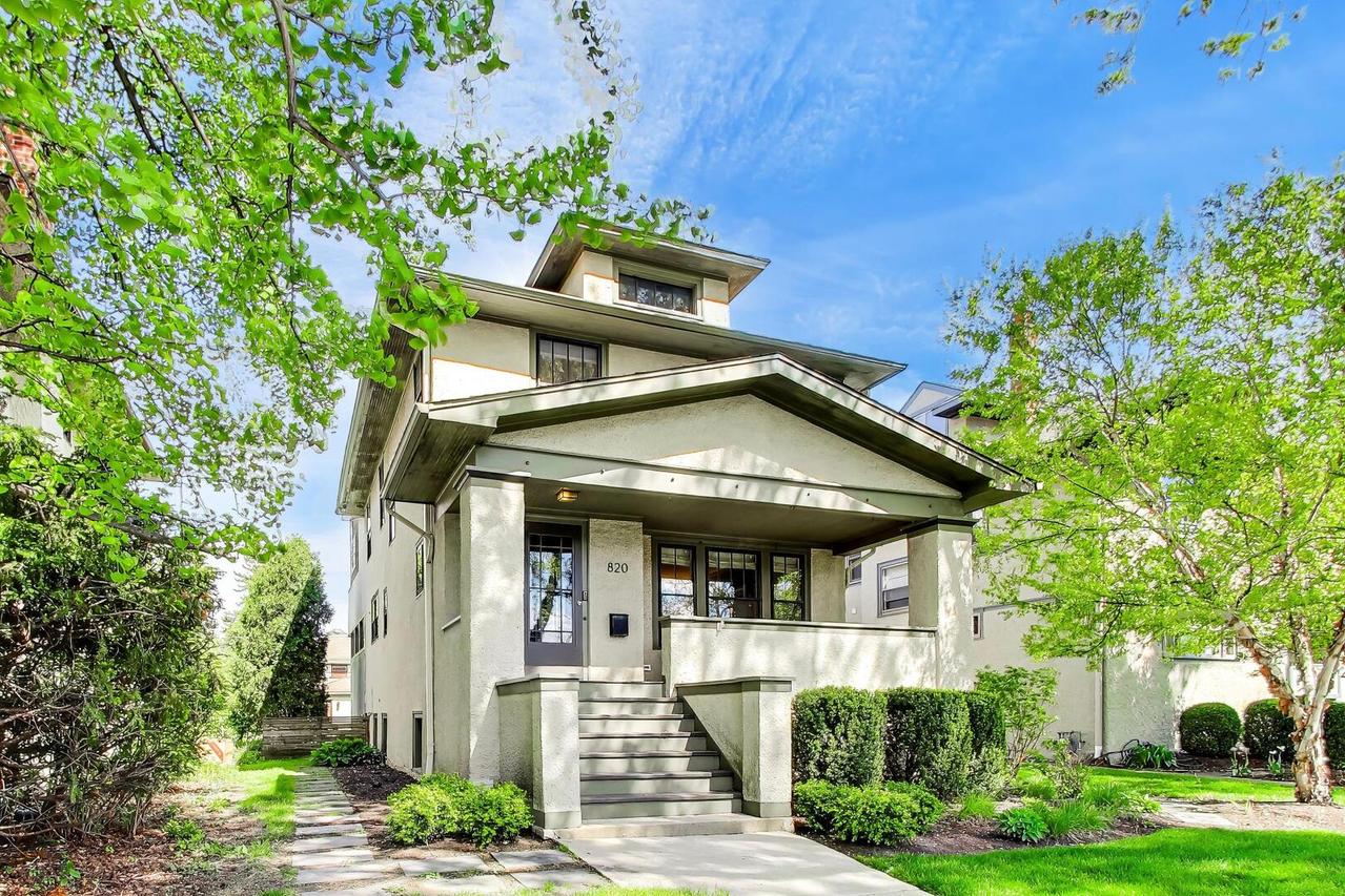 820 N Grove Ave., Oak Park, IL 60302
