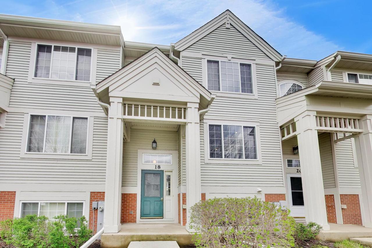18 New Haven Dr., Cary, IL 60013