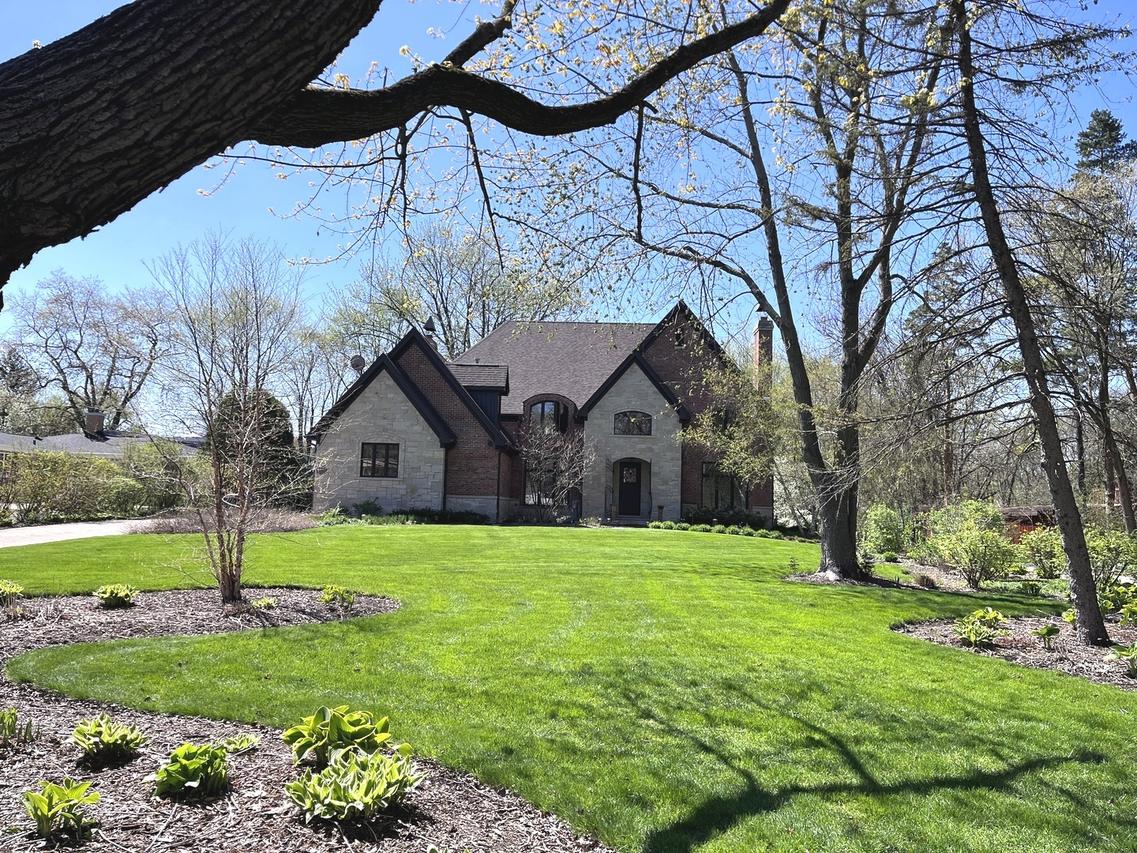 1026 Lincoln Ln., Elk Grove Village, IL 60007