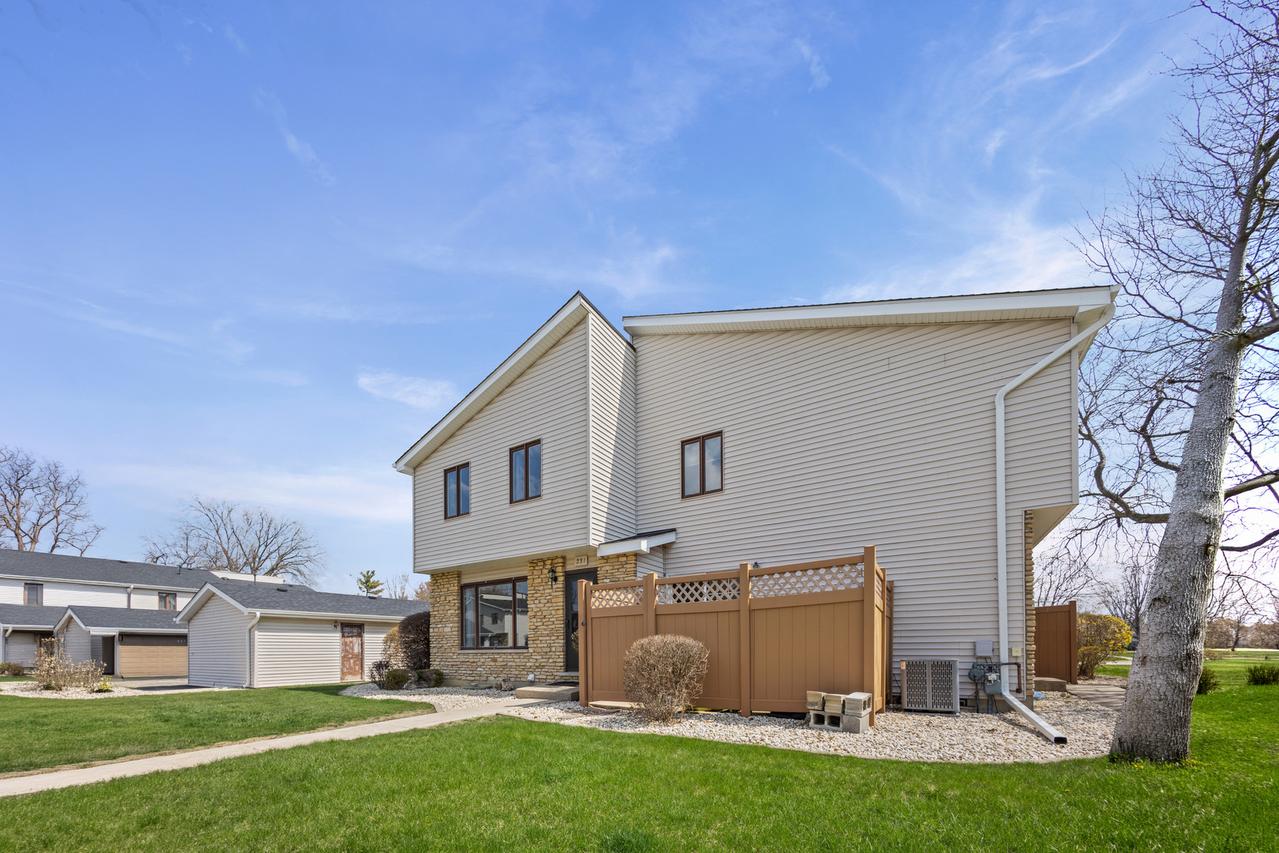 231 E Woodlawn Rd., New Lenox, IL 60451