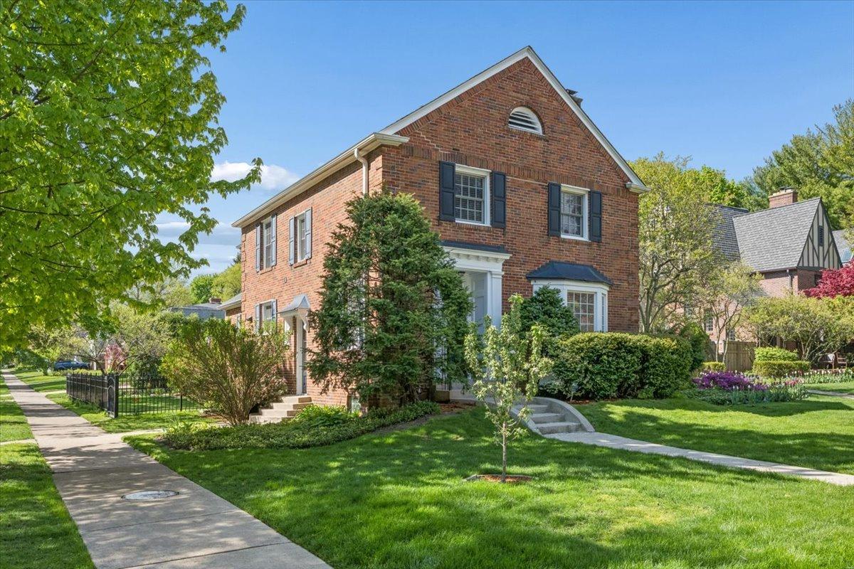 700 Kent Rd., Kenilworth, IL 60043