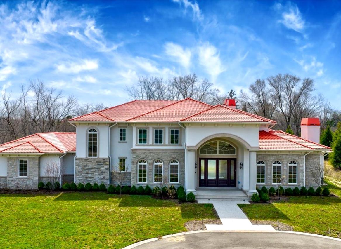 2665 Bentley Rd., Highland Park, IL 60035