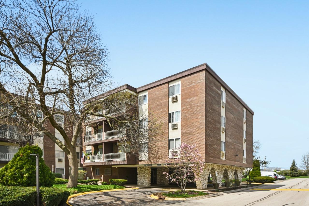1331 S Finley Rd. #413, Lombard, IL 60148