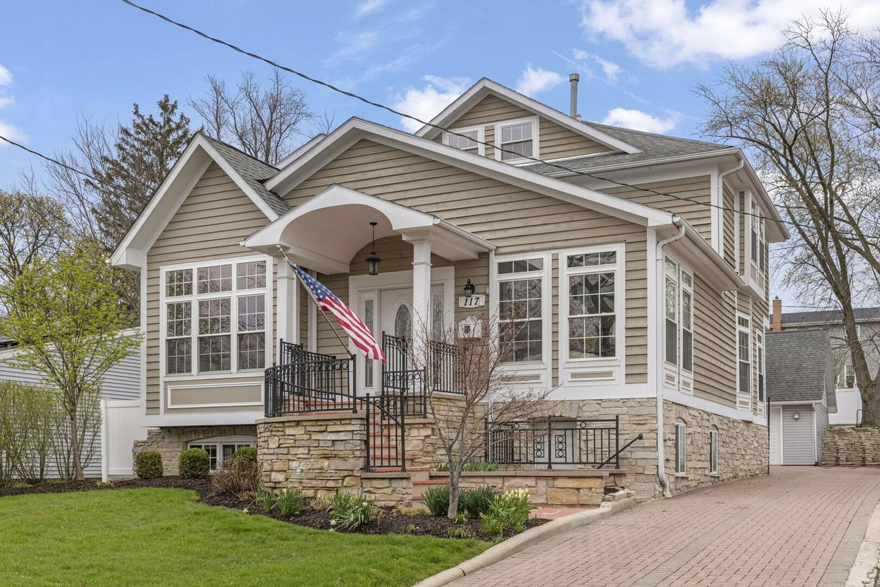117 N Park Blvd., Glen Ellyn, IL 60137