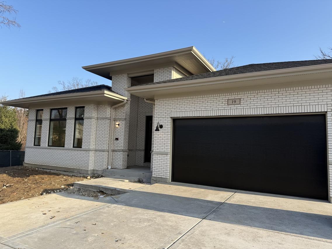 19 Heritage Dr., Highland Park, IL 60035