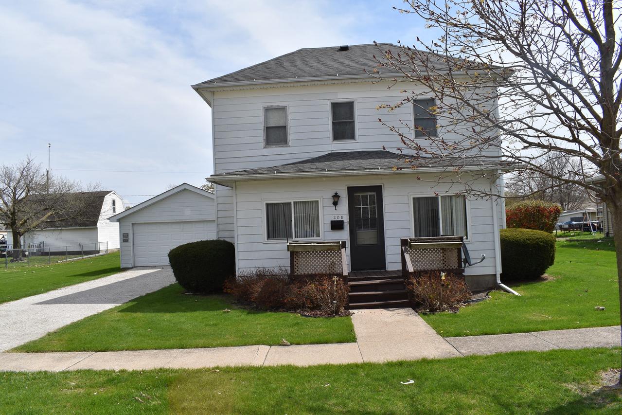 208 S Jefferson St., Flanagan, IL 61740