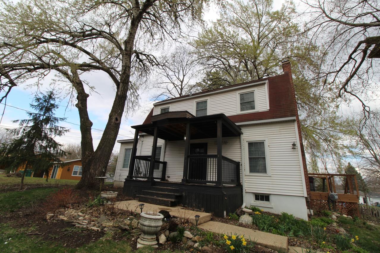 111 Manor Ave., Fox Lake, IL 60020