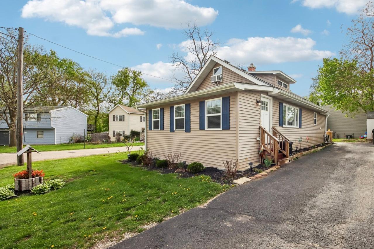316 Lily Ln., Lakemoor, IL 60051