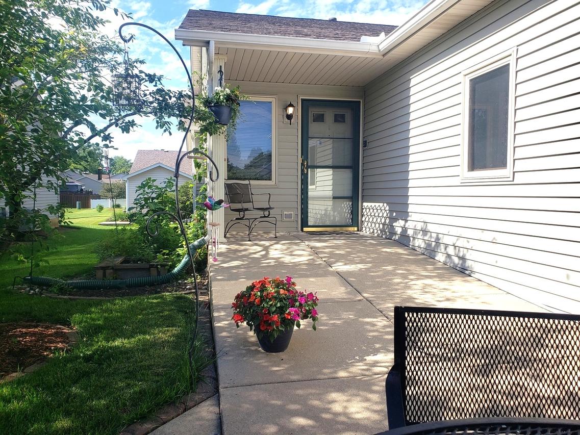 50 S Juniper Dr., North Aurora, IL 60542