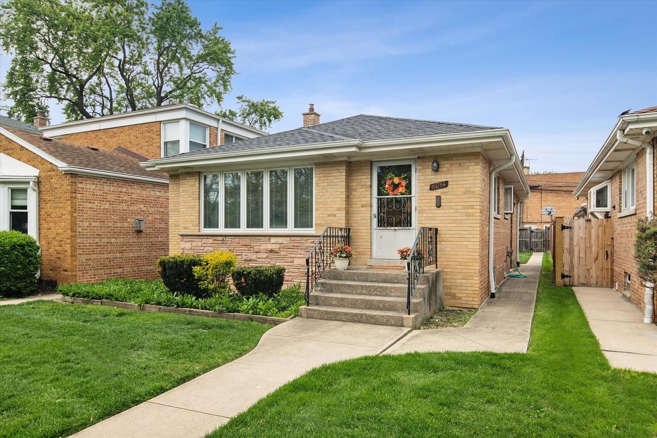6034 N Keating Ave., Chicago, IL 60646
