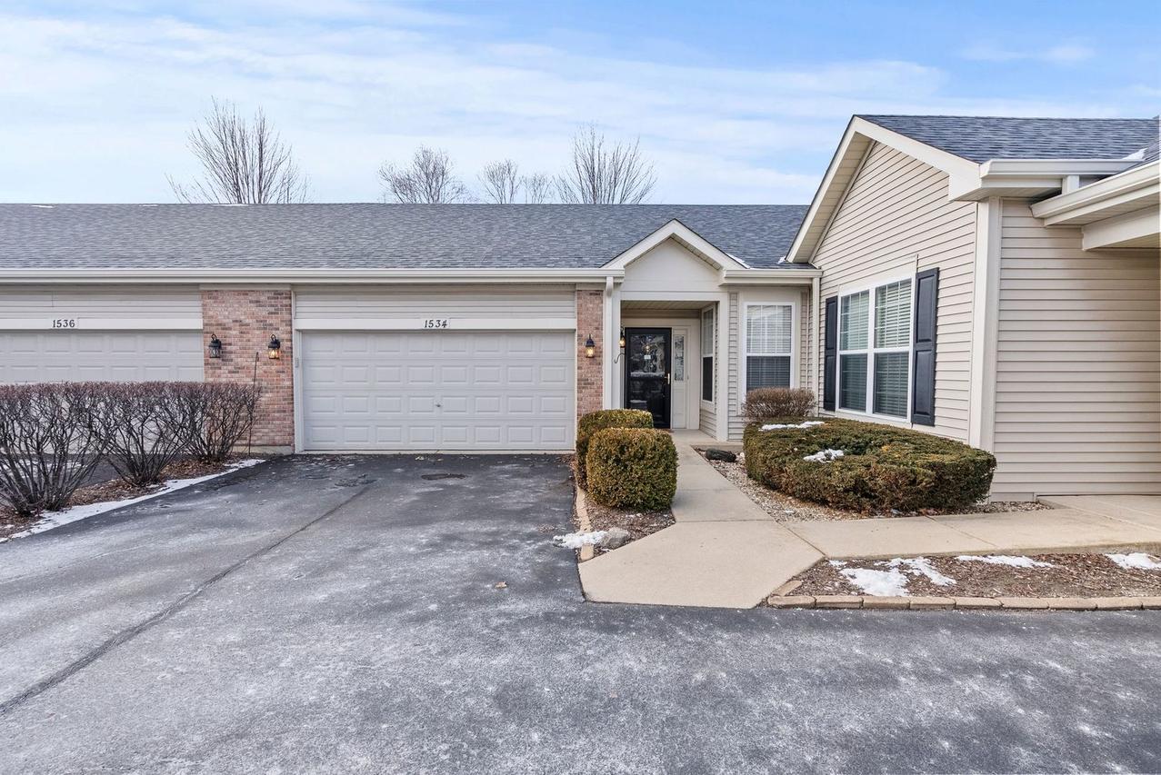 1534 W Cadillac Cir., Romeoville, IL 60446