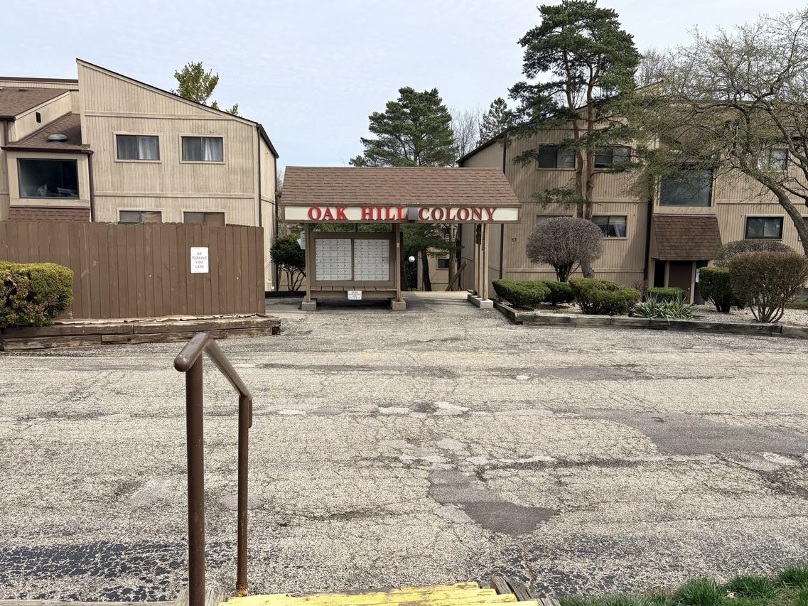 52 Oak Hill Colony #5, Fox Lake, IL 60020