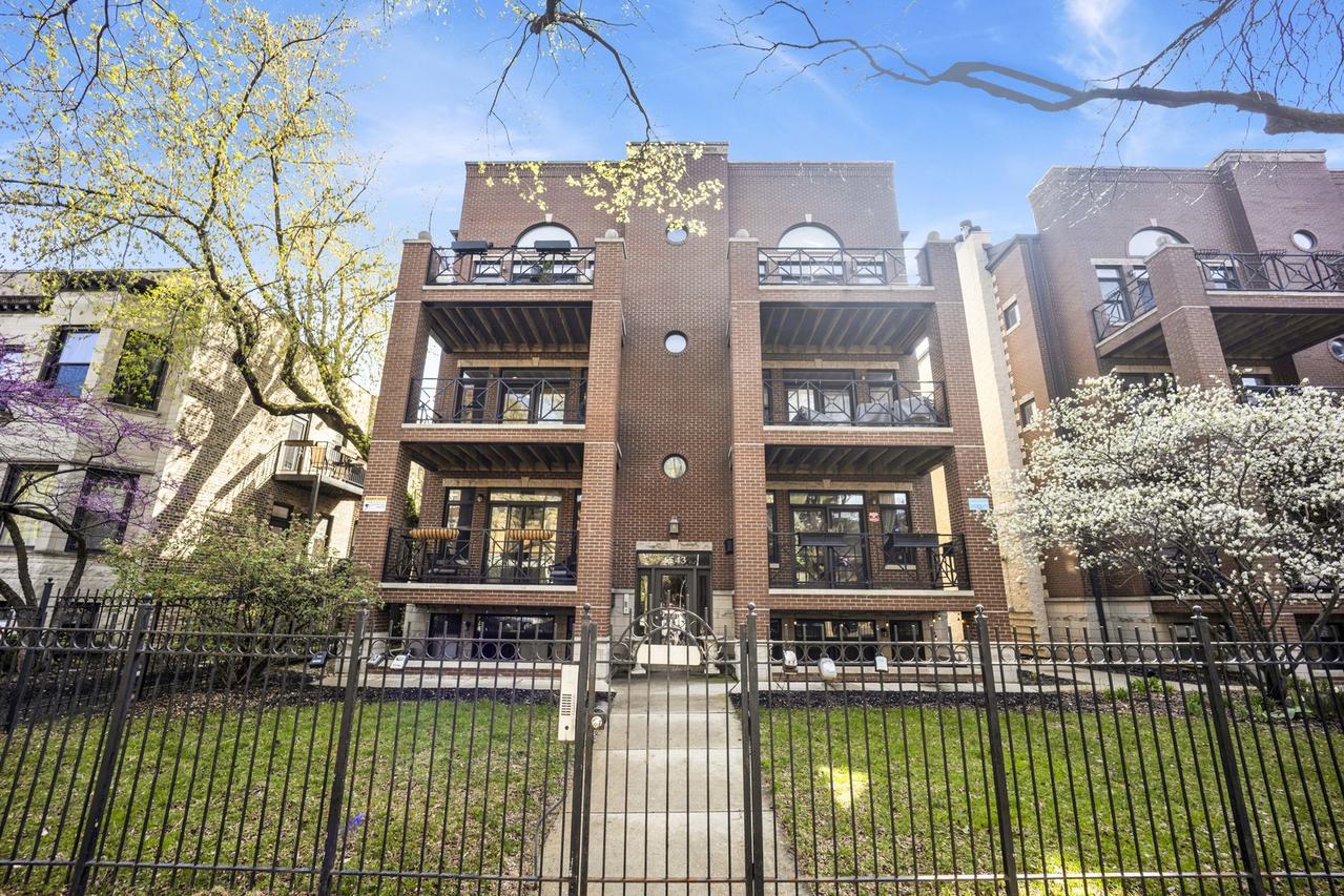 4543 N Malden St. #2N, Chicago, IL 60640