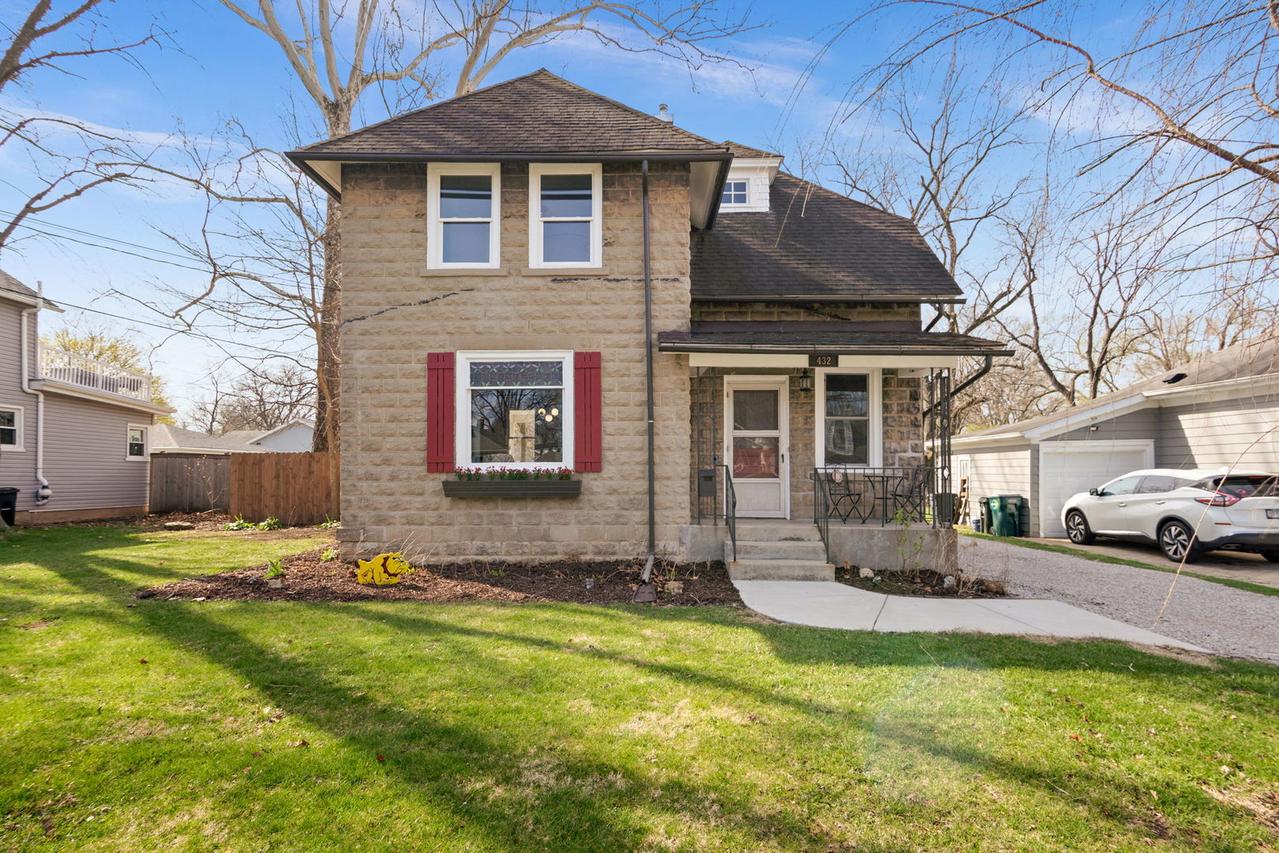 432 Church St., Batavia, IL 60510