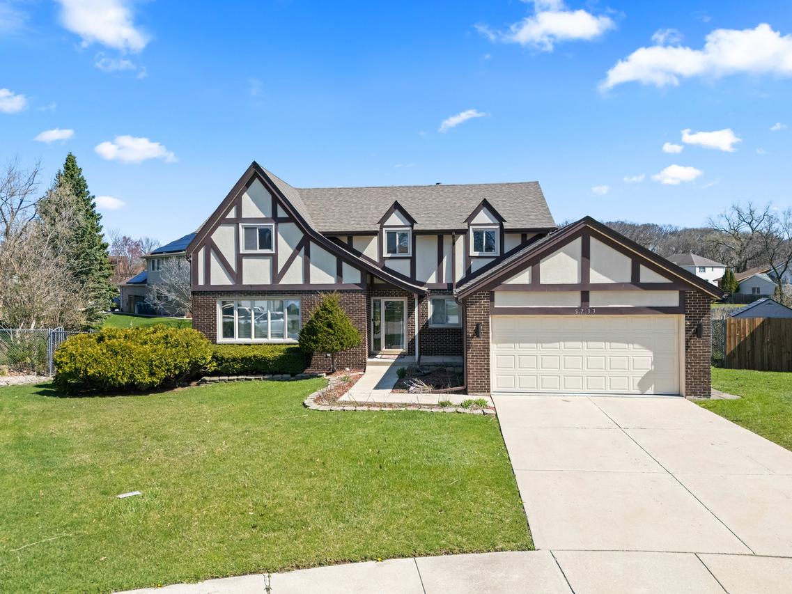 9733 S Cambridge Ct., Palos Hills, IL 60465
