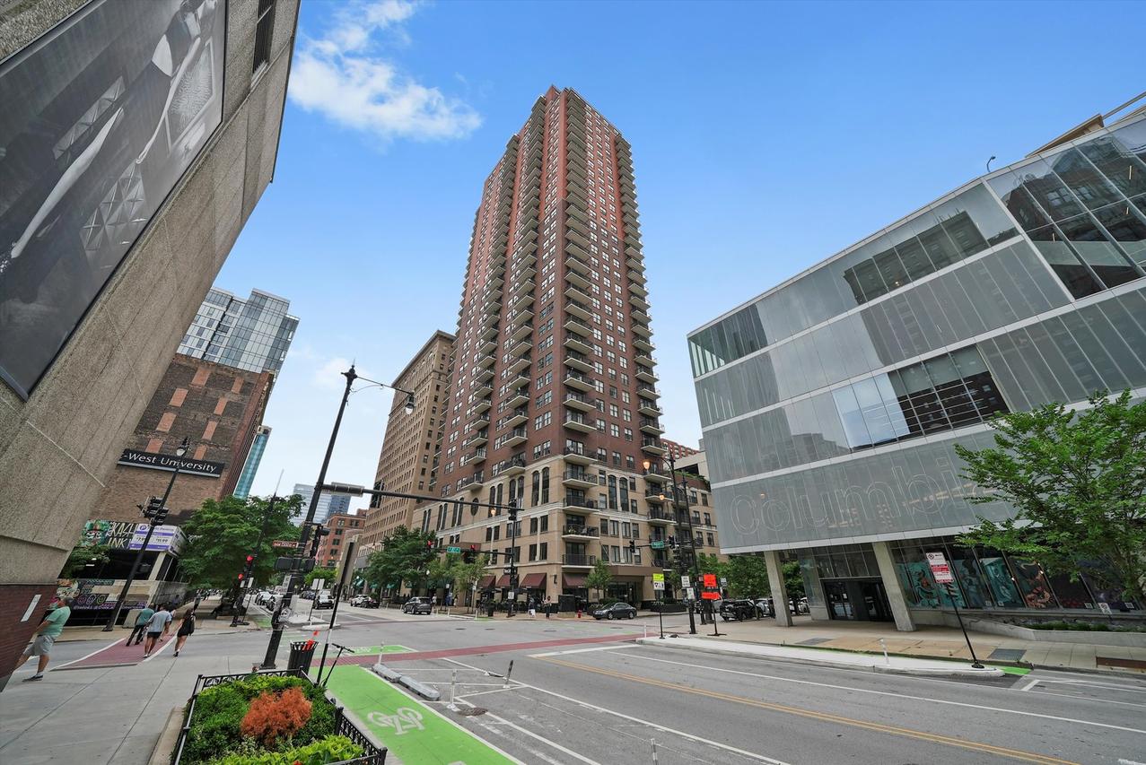 41 E 8th St. #1404, Chicago, IL 60605