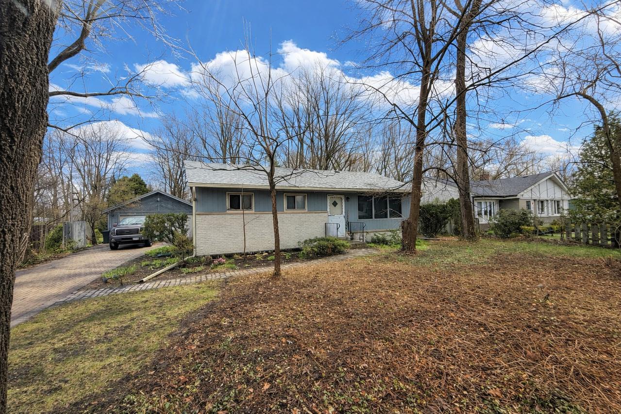 210 Hill Ave., Glen Ellyn, IL 60137