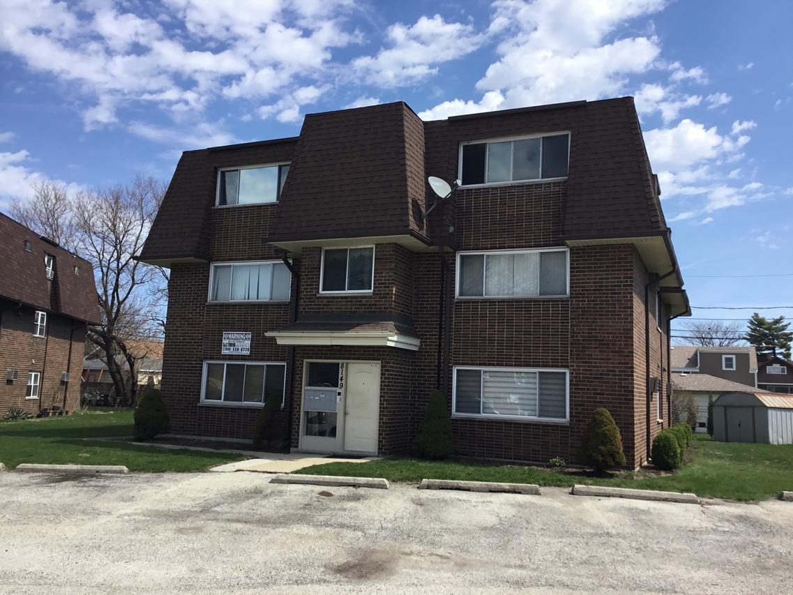 8149 Ogden Ave. #3S, Lyons, IL 60534