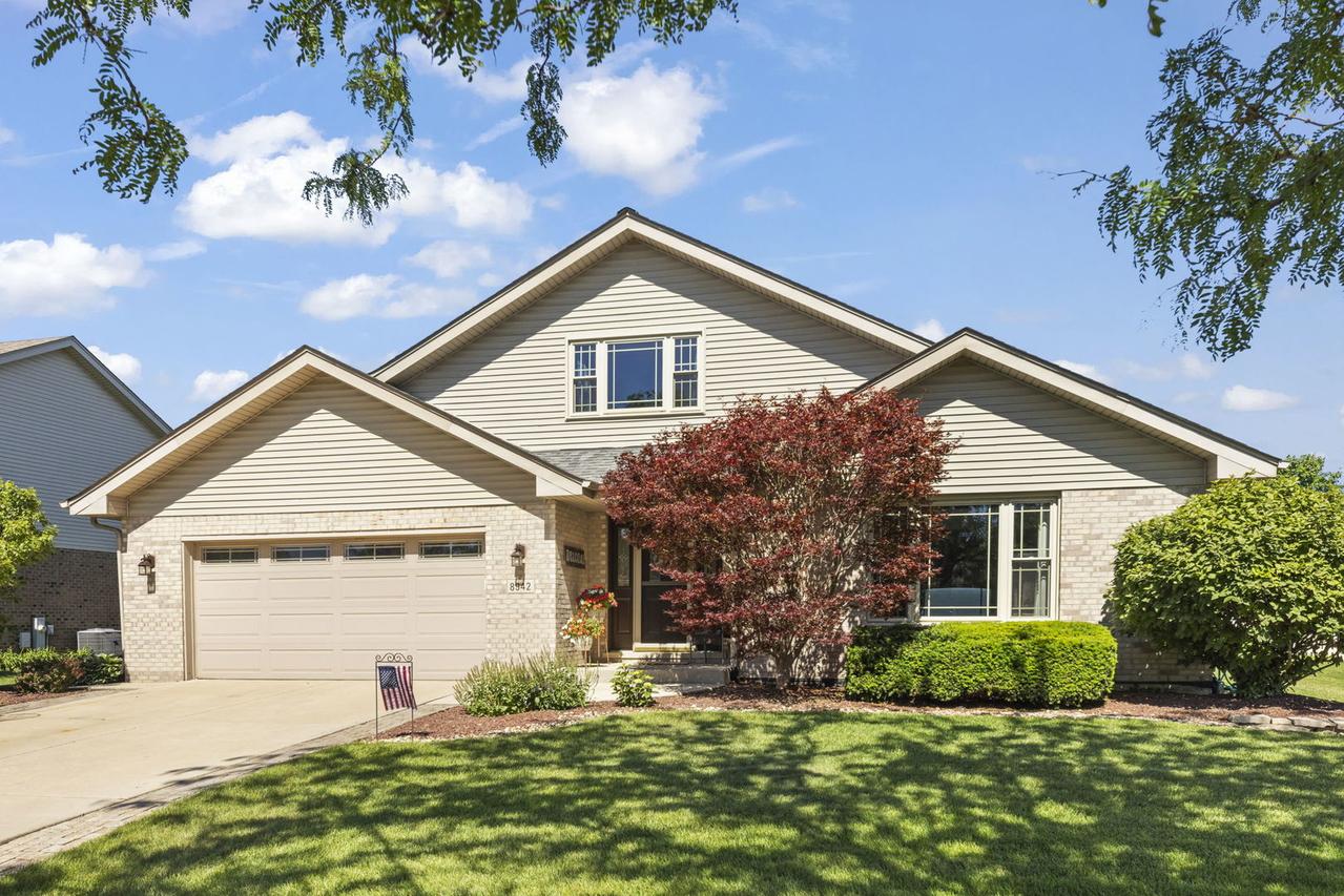 8942 Glenshire St., Tinley Park, IL 60487
