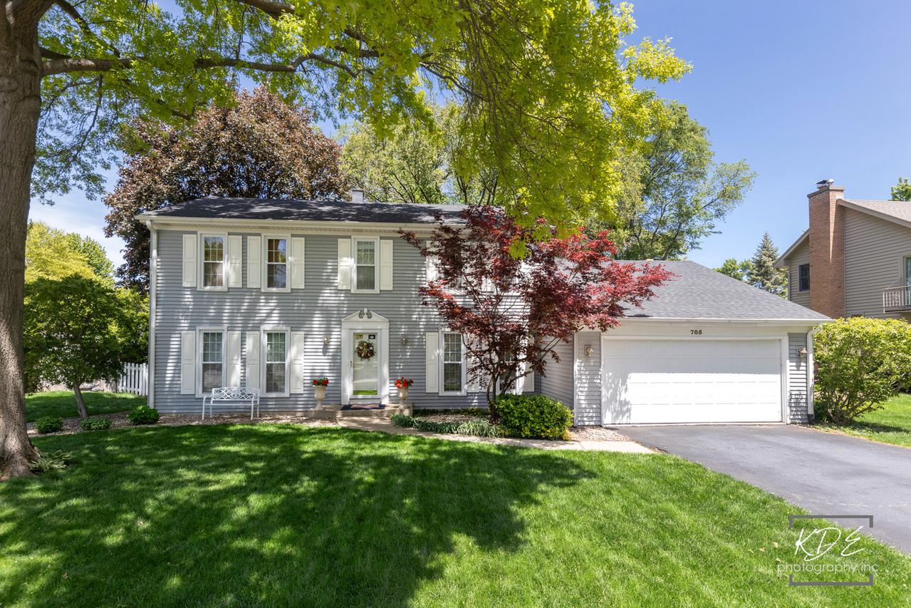 705 Timber Trail Dr., Naperville, IL 60565